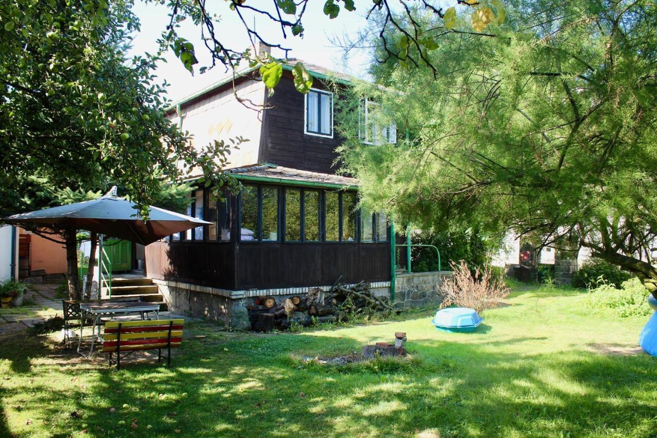 Old Summer House With Renovated Bathroom Πράγα Εξωτερικό φωτογραφία