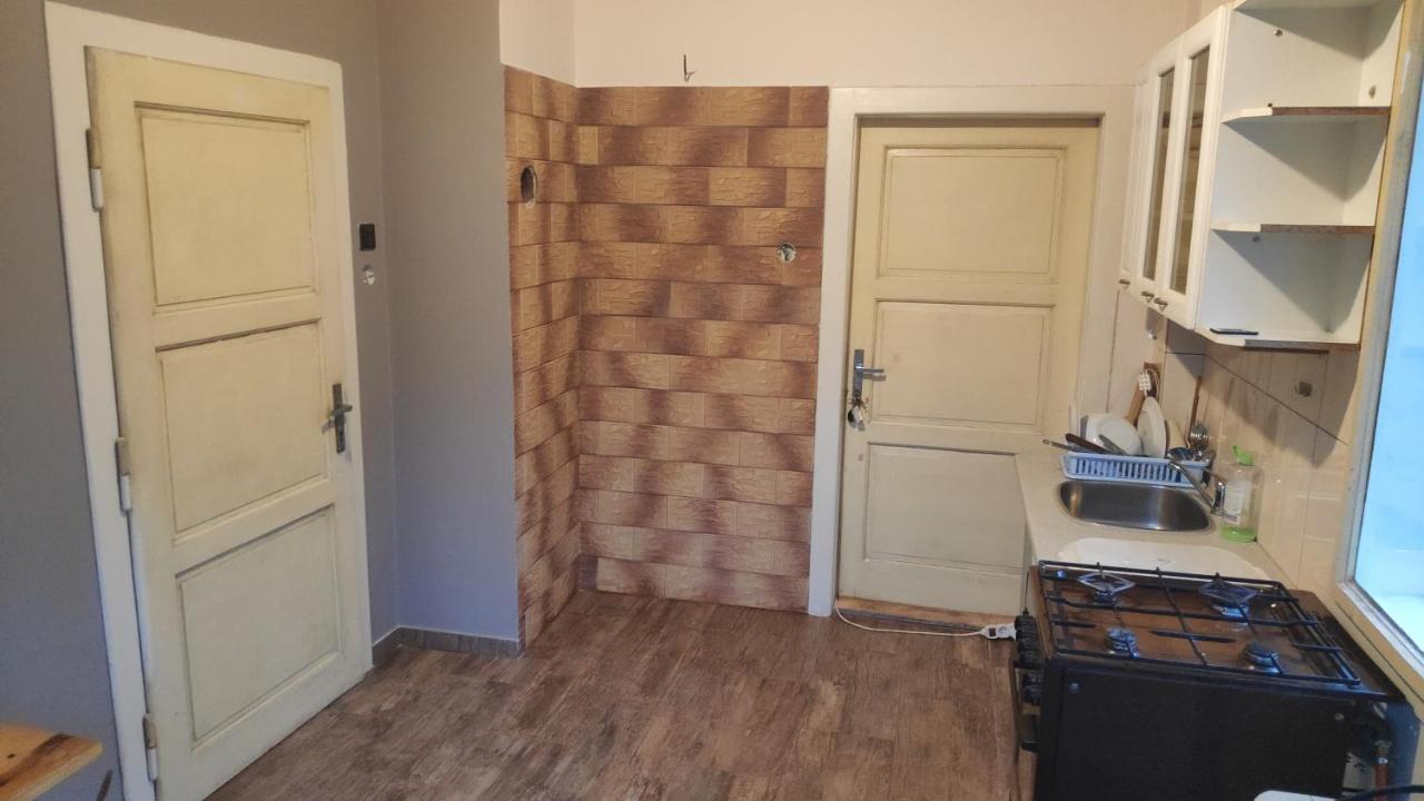 Old Summer House With Renovated Bathroom Πράγα Εξωτερικό φωτογραφία
