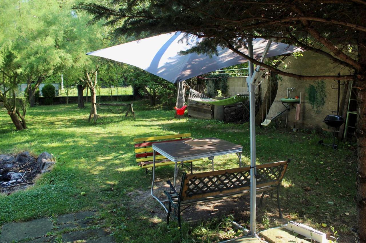 Old Summer House With Renovated Bathroom Πράγα Εξωτερικό φωτογραφία